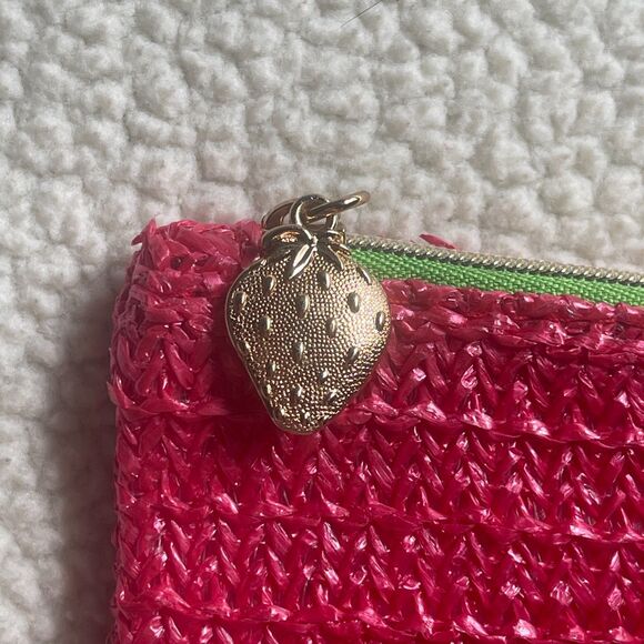 RARE Ipsy Glam Bag –March 2025 – Strawberry-Inspired Faux Straw Pouch with Charm - Picture 3 of 7